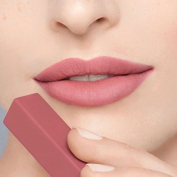 NARS Powermatte Lipstick TEASE ME 111 - Picture 3 of 12